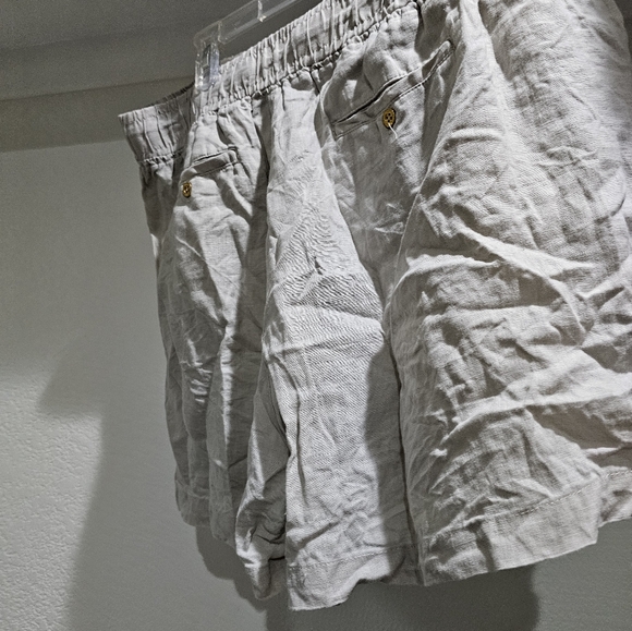 Ellen Tracy Linen shorts - Picture 2 of 4